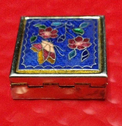 Portapillole vintage Cloisonne smalto farfalla floreale tono oro portapillole cerniera - Foto 8 di 14