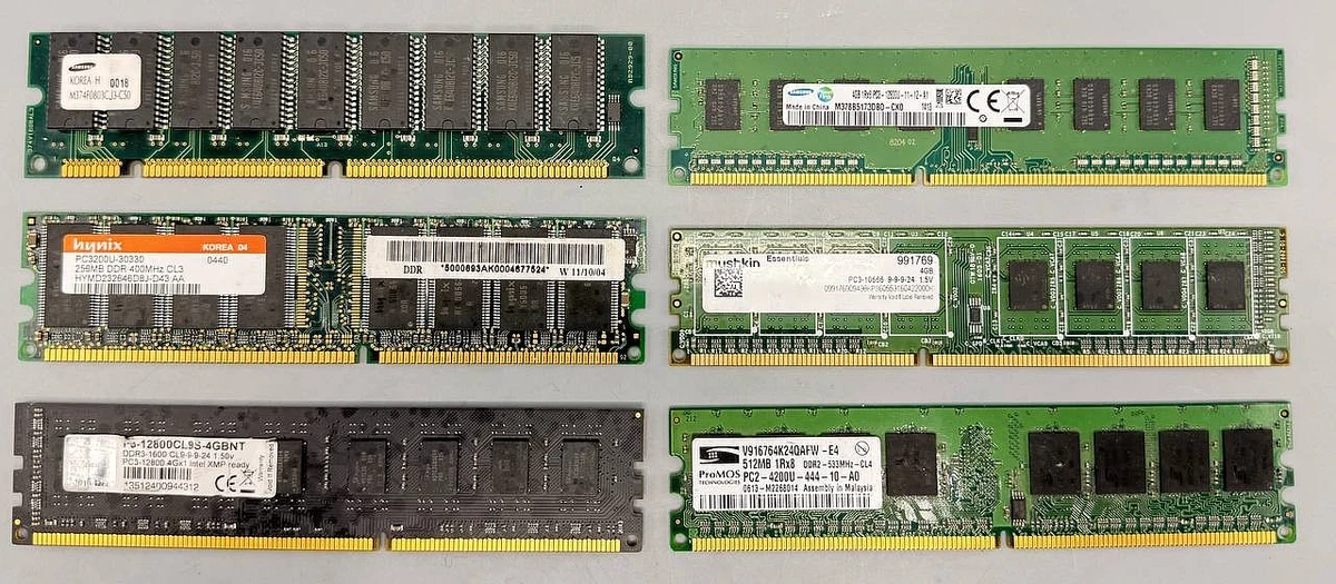 Preços baixos em Samsung PC3-12800 (DDR3-1600) 4 GB DIMM memória