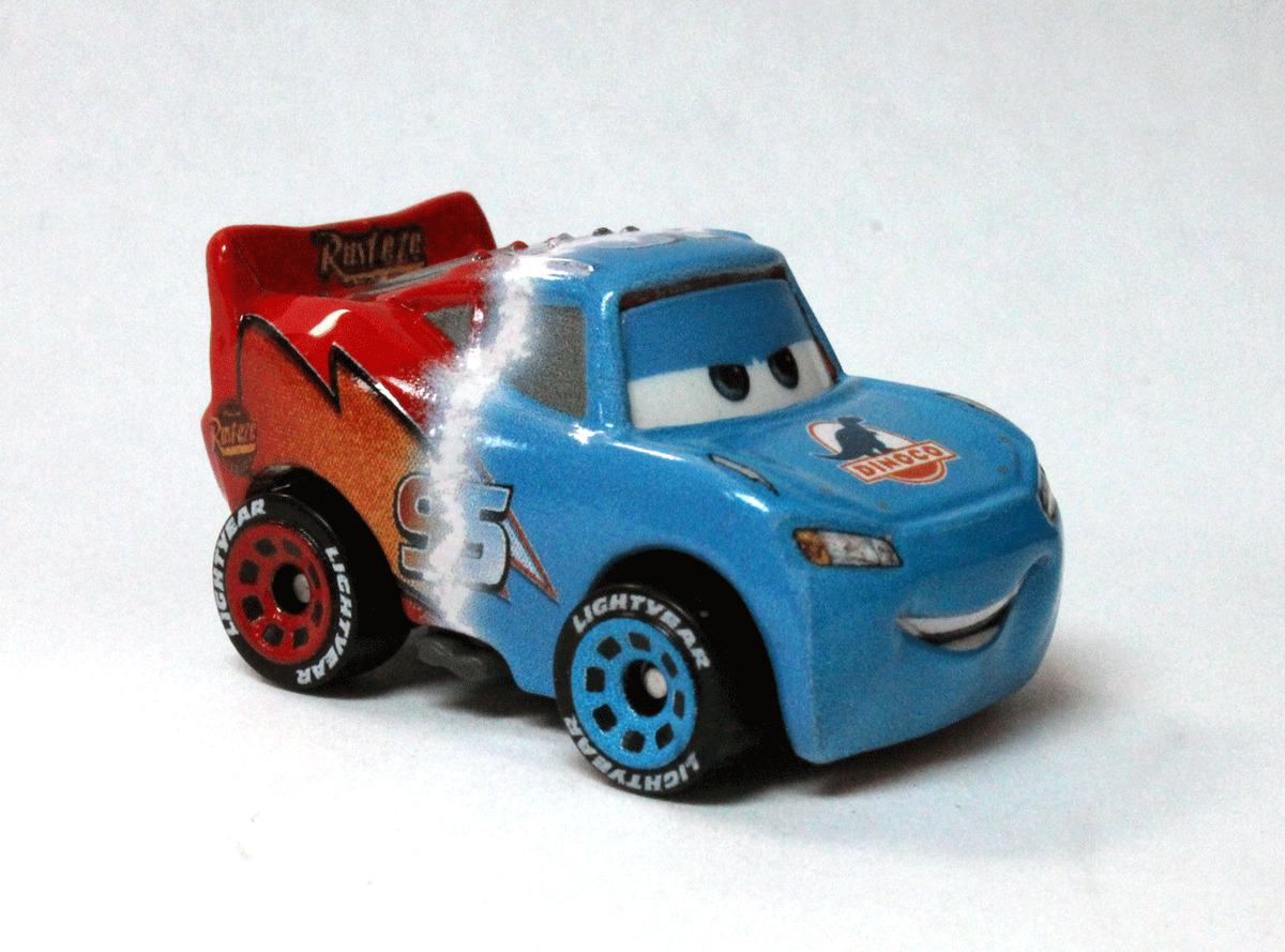 DISNEY PIXAR CARS HTF BRAND NEW TRANSFORMING LIGHTNING MCQUEEN DINOCO