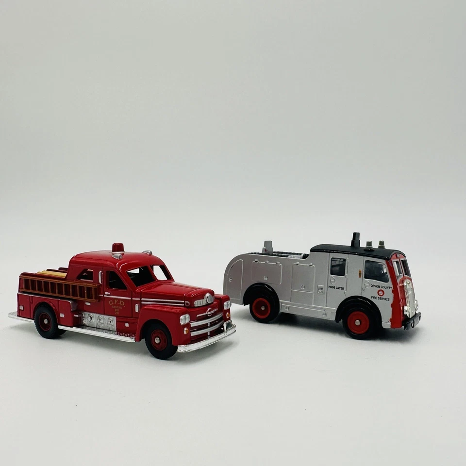 Crogi Classics Fire Trucks Diecast Seagrave & Dennis F8 Fire Engine 3.5in - Image 3 of 4