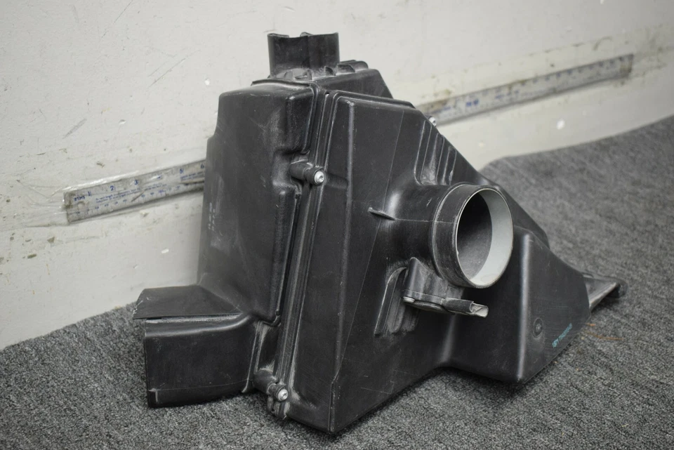 2005 - 2006 宝马 330i 323i 325i INTAKE MUFFLER AIRFILTER 13717542018 MASS 传感器 — 第 2/4 张图片