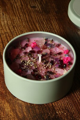 Love Spell Rose Petals Crystals Quartz Amethyst Soy Wax Candle Energyl Reiki