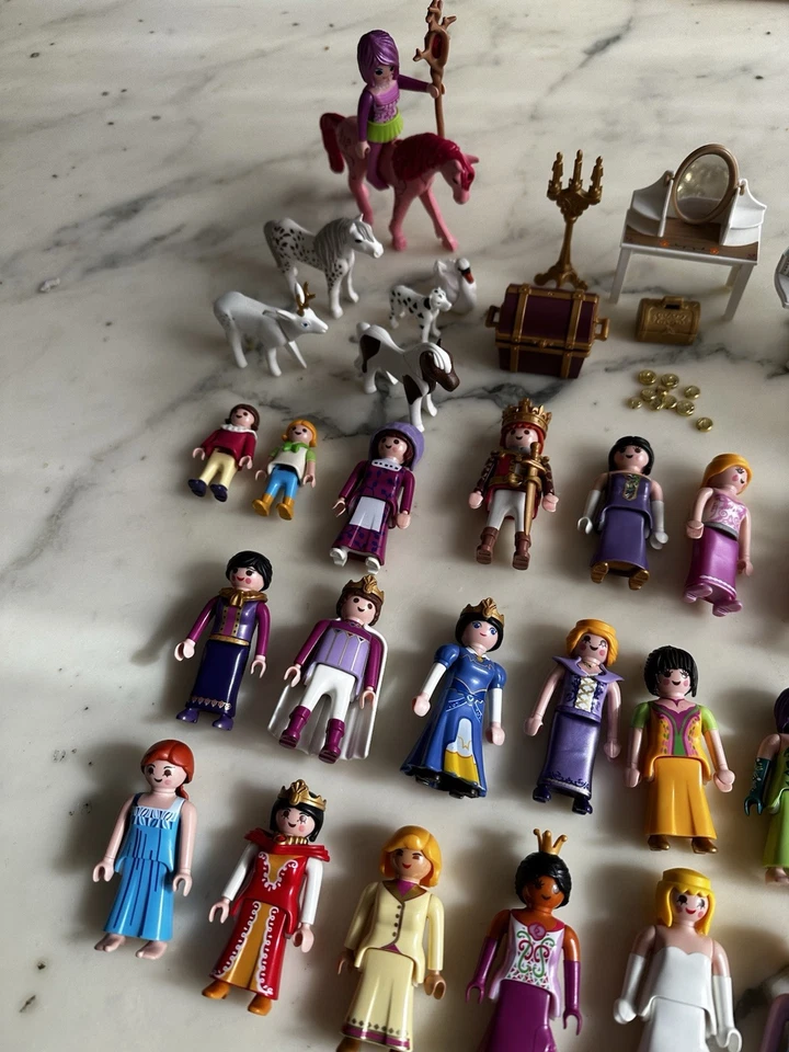 GROS LOT PLAYMOBIL 25 PERSONNAGES FIGURINES ROI PRINCE et PRINCESSE FEE ANIMAUX - Photo 2/4
