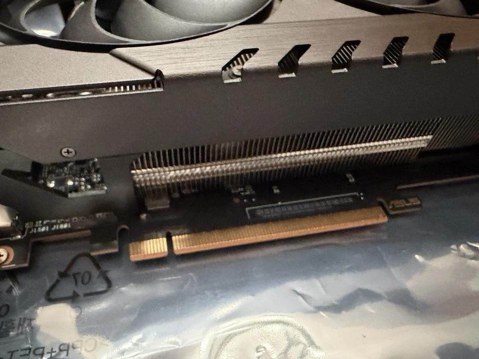 ASUS TUF Gaming AMD Radeon RX 6900 XT 16GB OC GPU (TUF-RX6900XT-O16G-GAMING) FS - Image 2 of 4