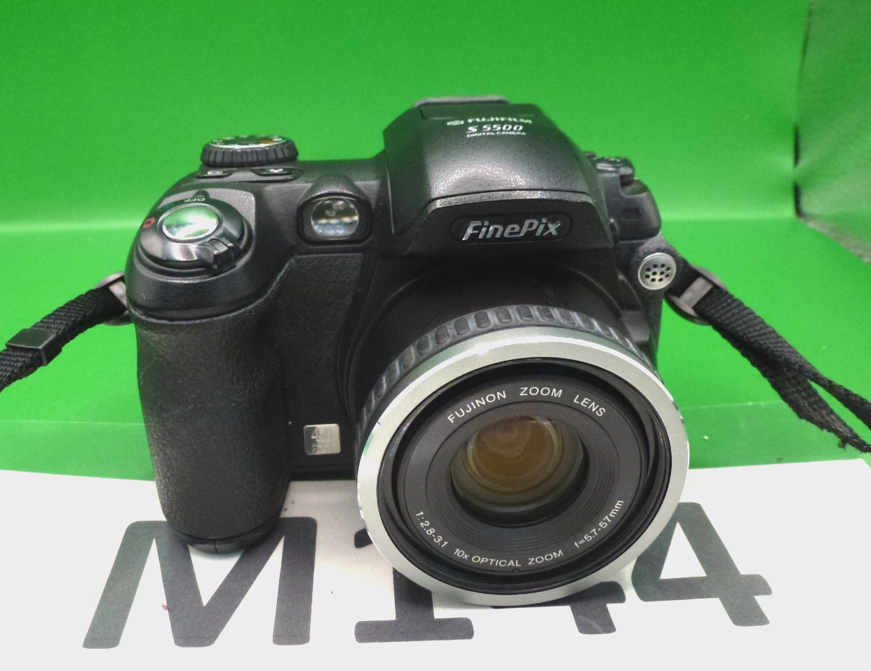 Fuji FinePix S5500 Compact Digital Camera 4MP 10x Zoom Lens refm