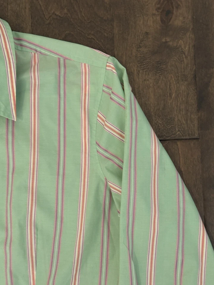 Camisa Van Heusen feminina XL listrada verde sem rugas botão para cima punho flip floral - Imagem 4 de 4