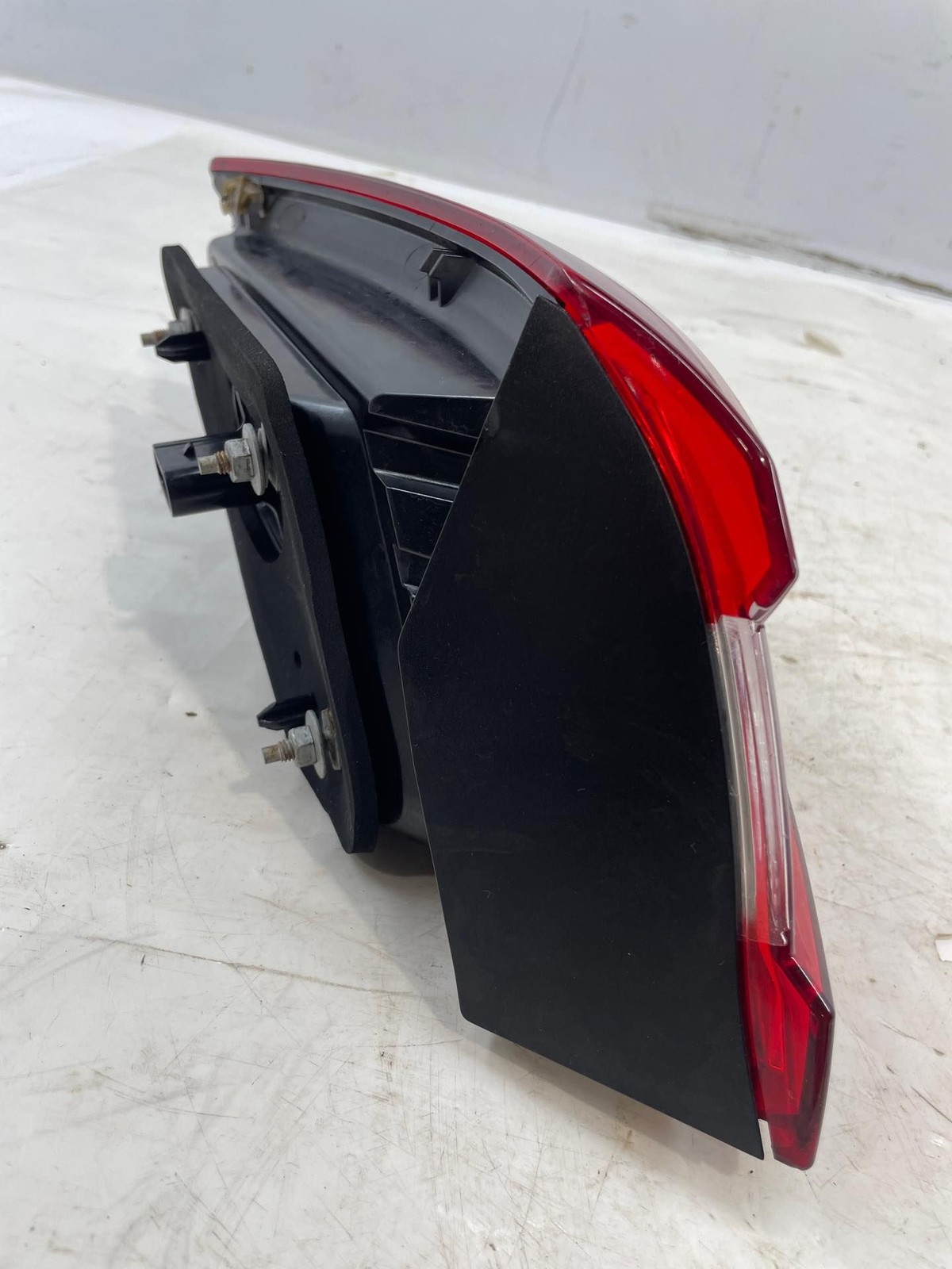 2014 Maserati Quattroporte S RH Passenger Rear Taillight Assembly 6700054510 OEM