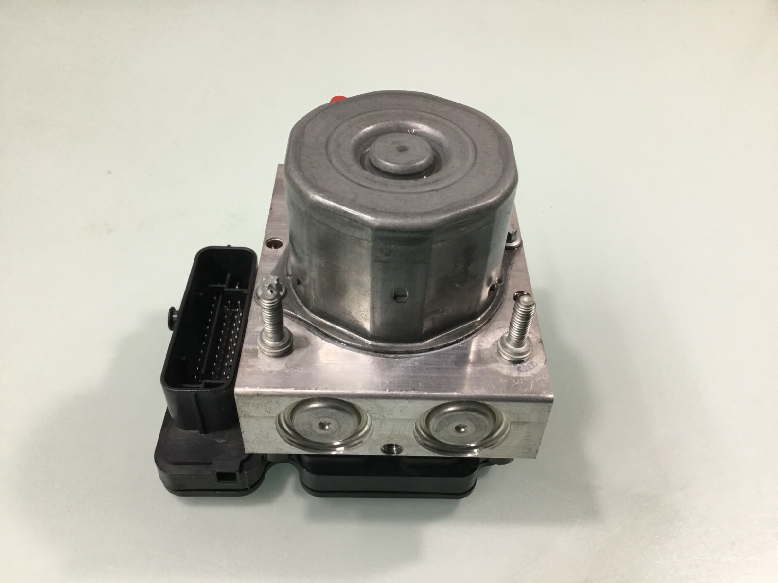 14 2014 Maserati Ghibli S Q4 Anti-Lock Brake System ABS Pump OEM E