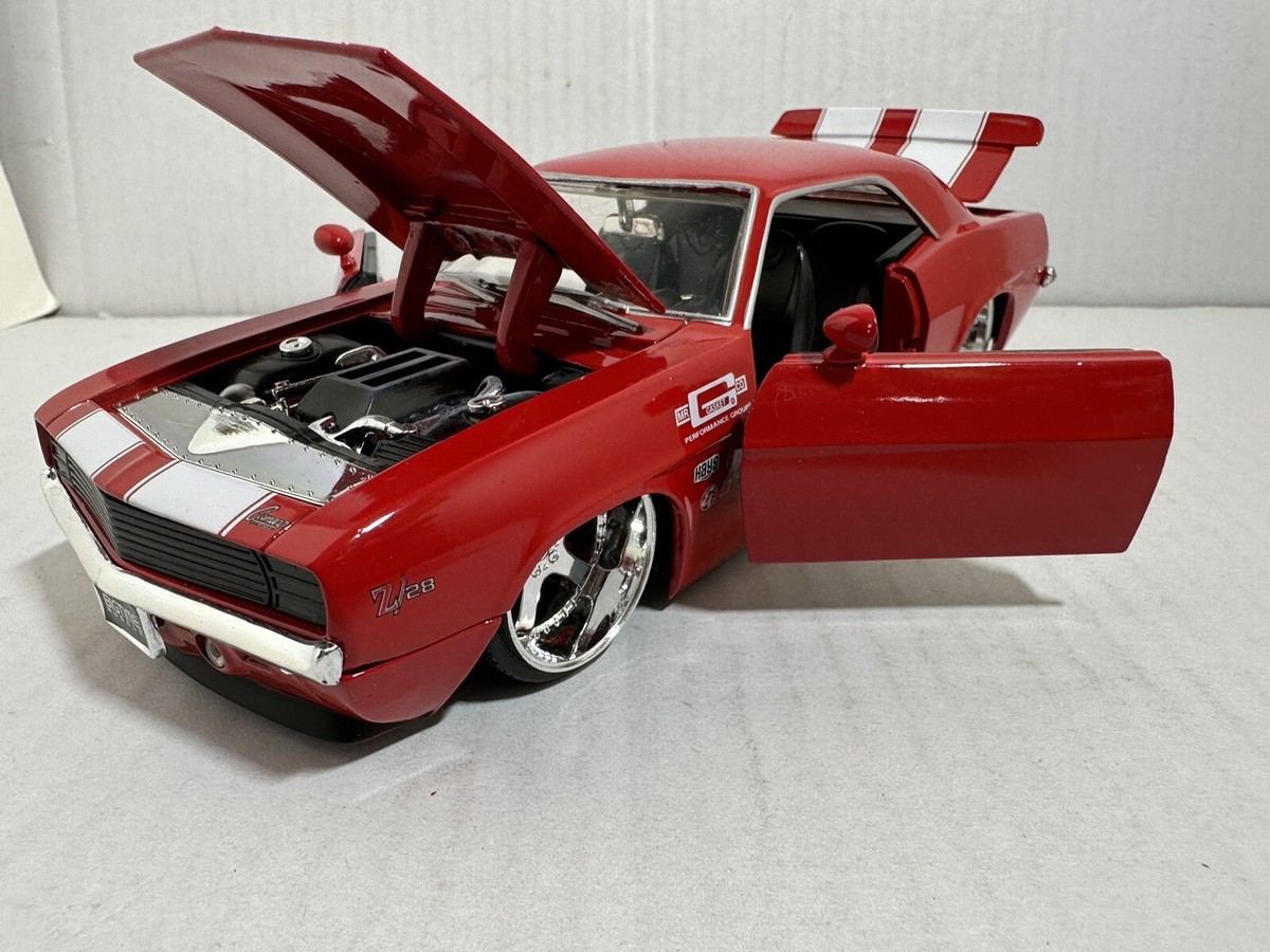 ミニカー Jada Toys 1 24 BIGTIME Muscle 1969 Chevy Amazon.com: Jada Toys Bigtime Muscle 1:24 1969 Chevy Camaro