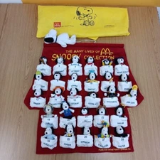 SNOOPY Collection tapestry 28 doll 2001 PEANUTS McDonald's Happy Set Limited