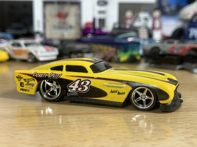 Hot Wheels Aston Martin DB4GT High Speed Edition Custom Wheel Swap Yellow