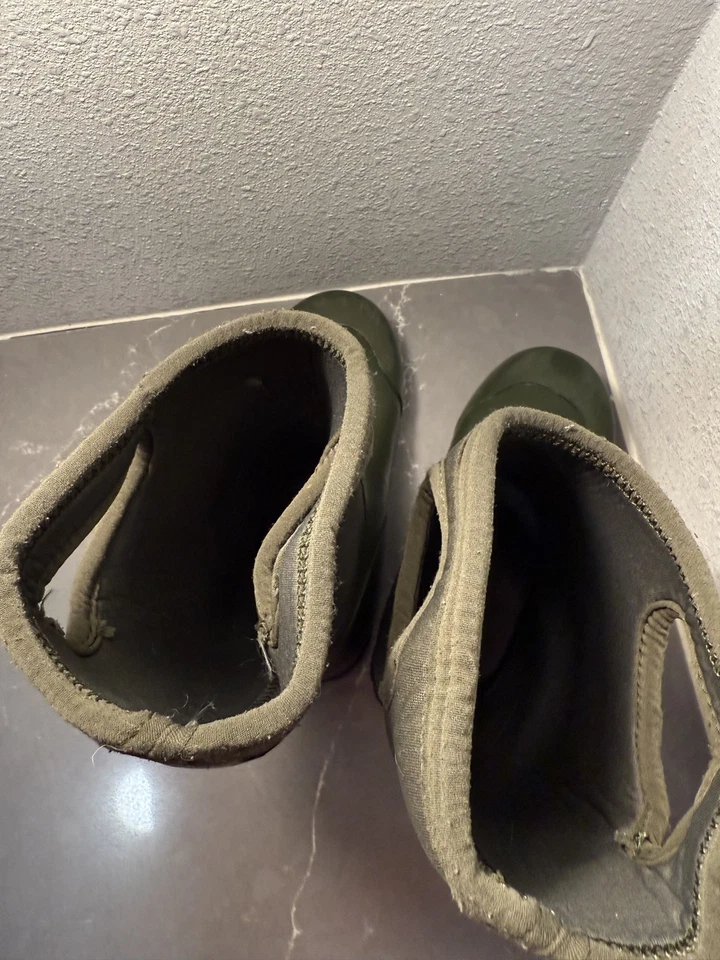 BOGS Classic High Youth Size 3 Army Green Waterproof Rain Boots Winter Snow Cold - Image 4 of 4