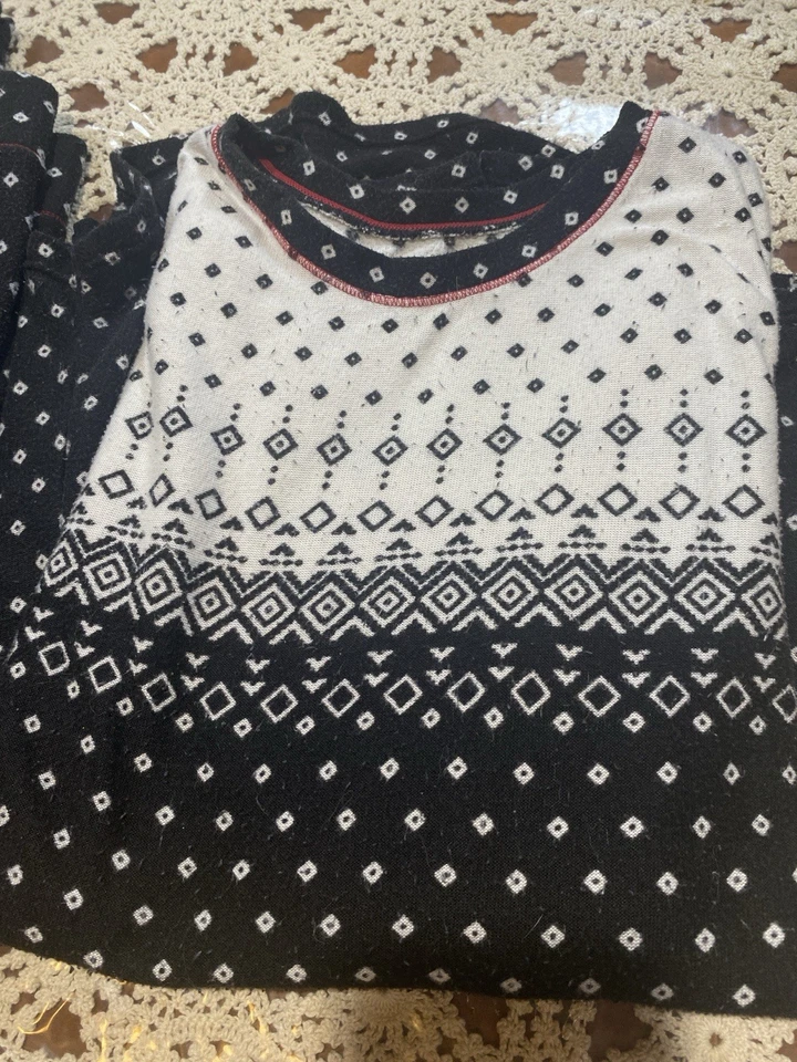 Women’s Climate Control Cuddle Duds Pajama Set Medium Black/ White Nordic - Image 2 of 4