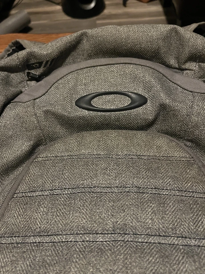 Oakley Men's Backpack Polyester Black Bag NWT - Image 2 of 4