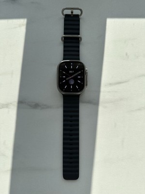 Apple Watch Ultra 49mm Titangehäuse mit Ocean Armband blau