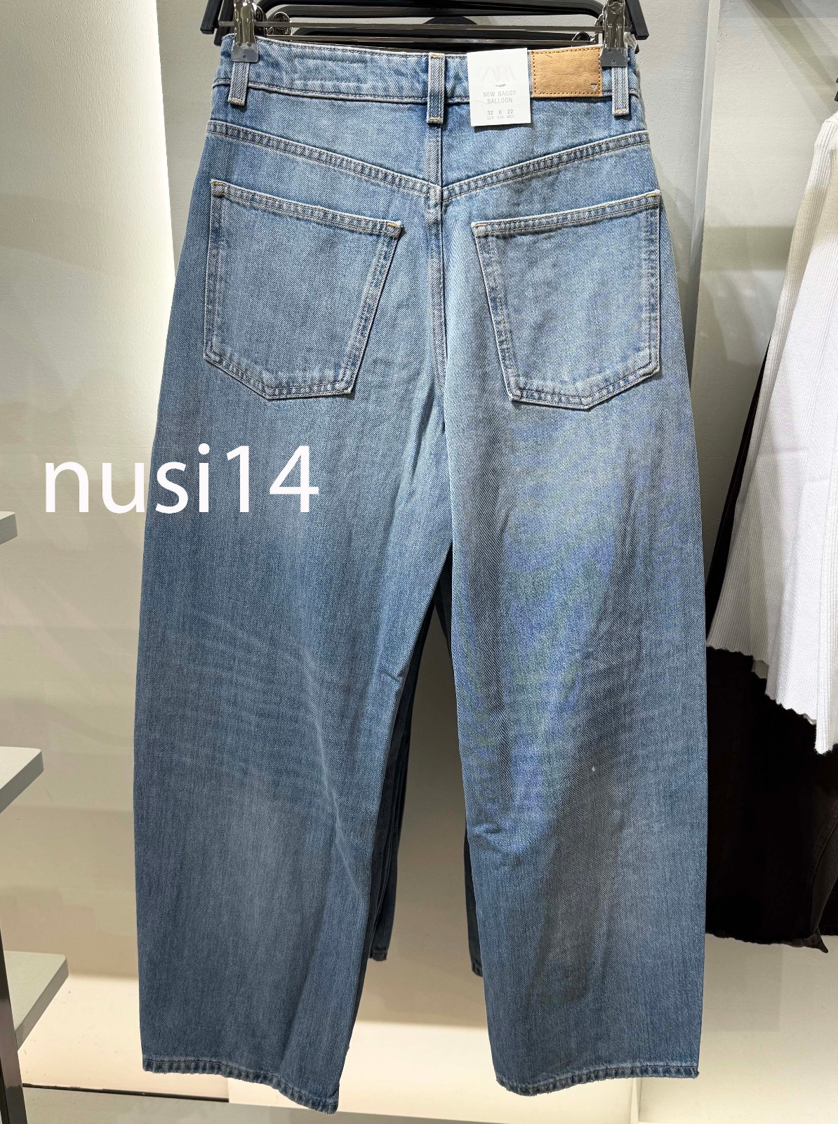 ZARA NEW WOMAN TRF MID-RISE BAGGY BARREL JEANS PANT LIGHT BLUE 8727/240/406 thumbnail 2