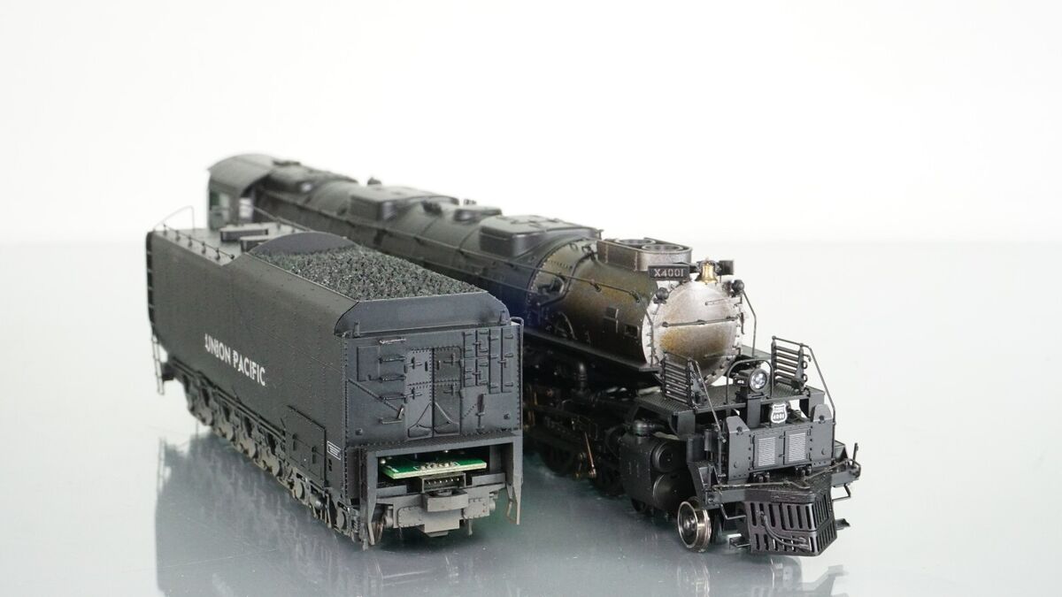 Athearn Genesis 4-8-8-4 Big Boy Union Pacific 4001 Weathered Athearn Genesis 4-8-8-4 Big Boy Union Pacific 4001 Weathered