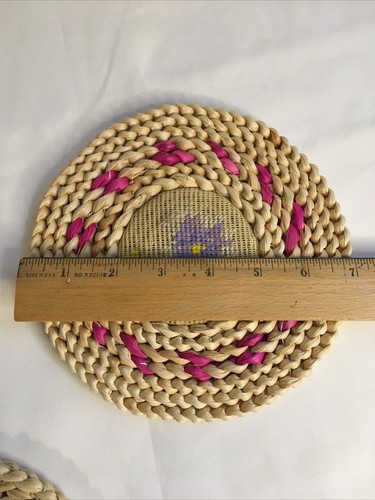 2 remaches vintage tejidos de paja de 7" con centros de flores de arpillera cosidos en cruz boho - Imagen 4 de 5