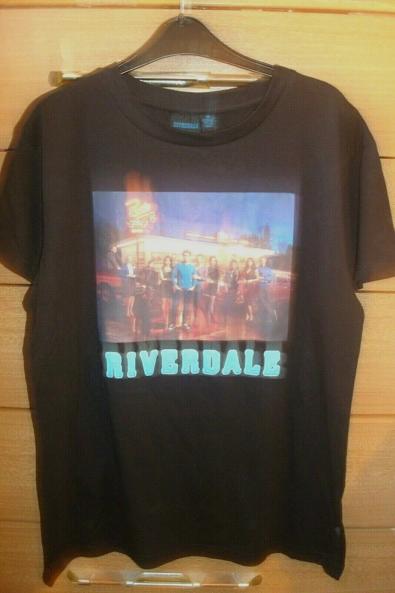 male white t shirt