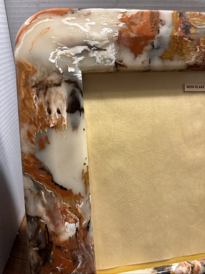 Marco de fotos y bolígrafo de mármol de piedra de ágata sintética resina fundida vintage de los años 80 decoración Foto 3 de 4