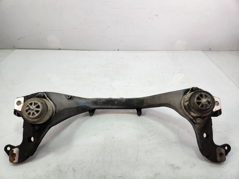 ✅ 11-14 OEM Porsche Cayenne 958 Portador de motor travesaño Soporte Barra Montaje Foto 2 de 4