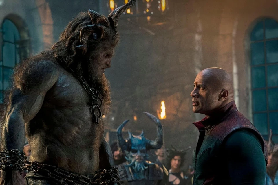 Red One (Blu-ray) Dwayne Johnson Chris Evans Lucy Liu J.K. Simmons Bonnie Hunt - Image 2 of 4