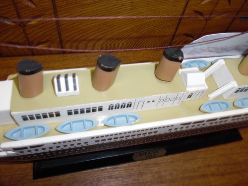 19.25" Drexel Heritage Contemporary Decorative Wooden Titanic Ship Display - Picture 2 of 11