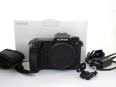 Fujifilm Fuji GFX 50S II mit 4.250 Auslösungen Gewährleistung 1 Jahr 
