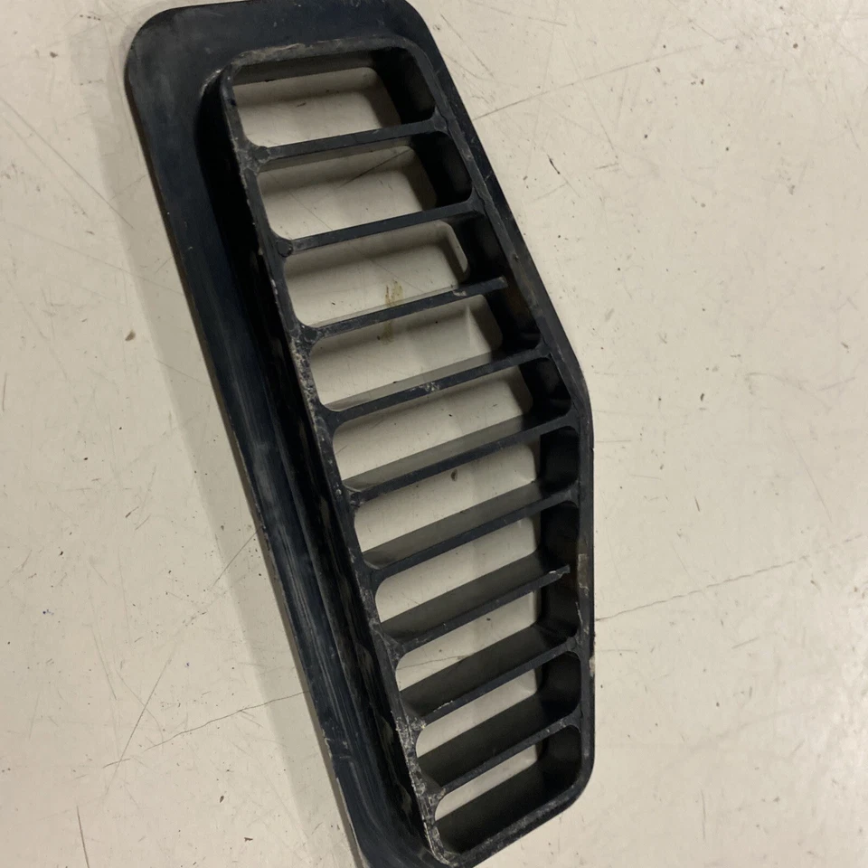 1977 - 1979 Arctic  Cat Panther 4000 5000  Vintage Snowmobile Hood Vent Trim Foto 2 de 2