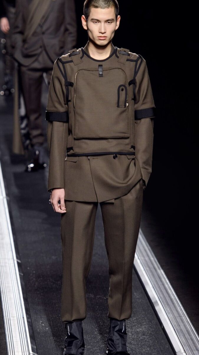 Dior Homme Kim Jones KAWS 2019 Mens Suit. 52/42. $4000 | eBay Dior Homme Kim Jones KAWS 2019 Mens Suit. 52/42. $4000 | eBay