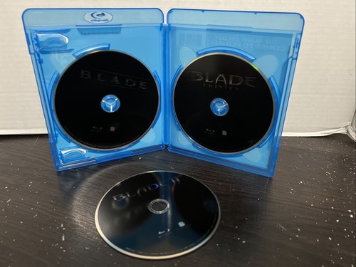 Blade / Blade II / Blade: Trinity (Blu-ray, 2004) - Triple Feature Bluray - Picture 3 of 3