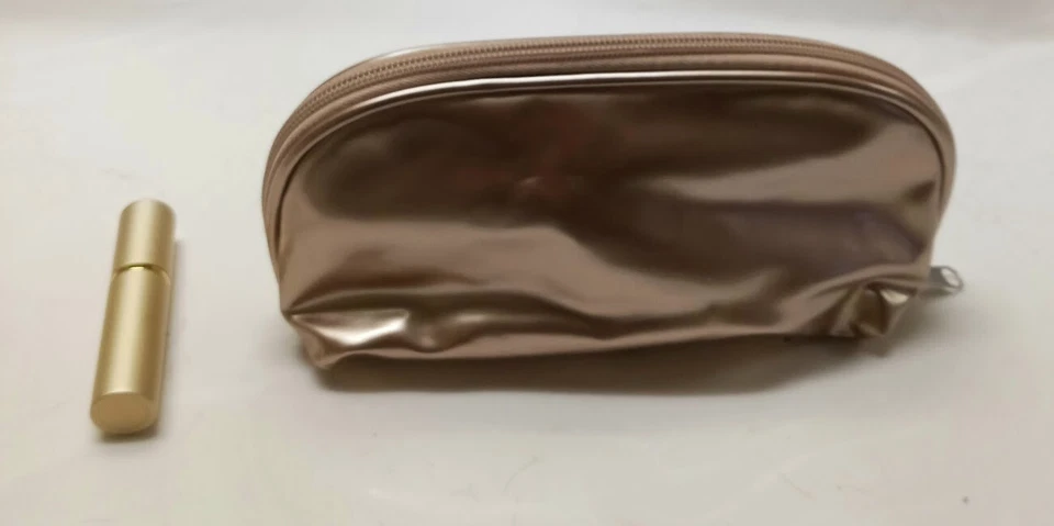 Donna Karan Travel Set, Mini Splash + Atomizer + Designer Travel Bag - Image 2 of 3