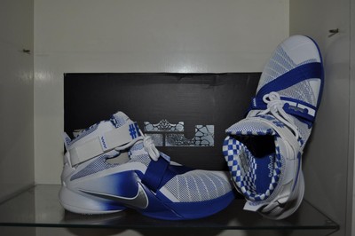 kentucky basketball shoes