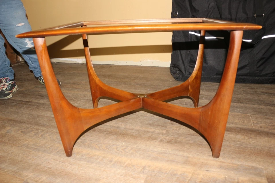 30" MCM Vintage c.1960 Lane Silhouette Walnut End Side Table Adrian Pearsall - Image 2 of 4