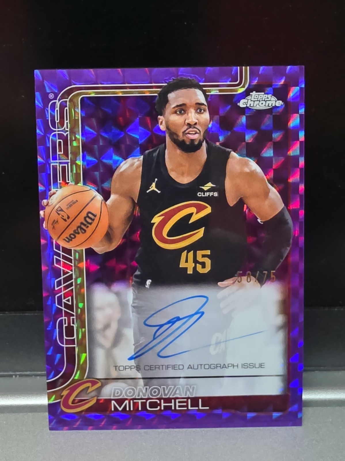 2025 Topps Chrome Autograph Donovan Mitchell Purple Geometric /75