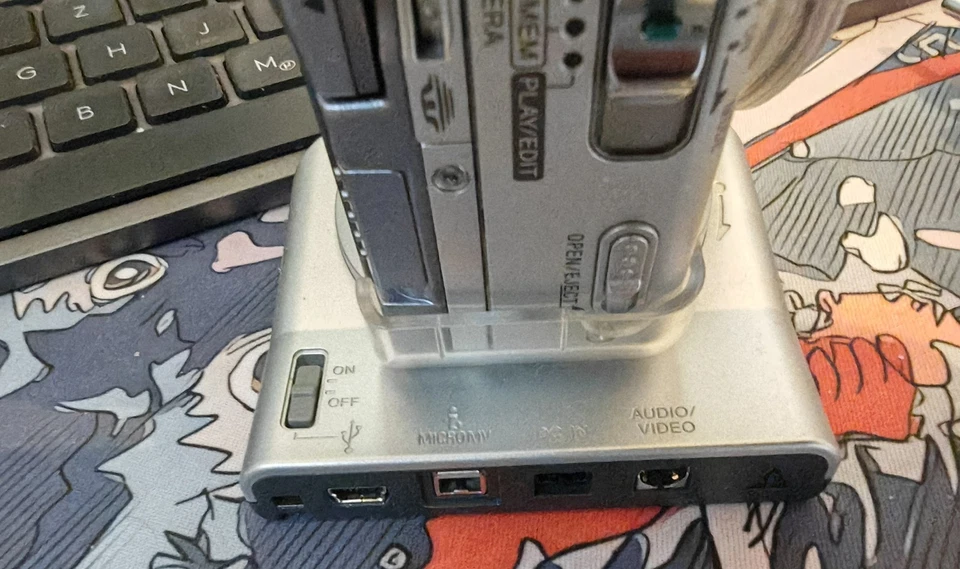 Sony DCR IP1E MicroMV Camcorder Handycam - Image 4 of 4