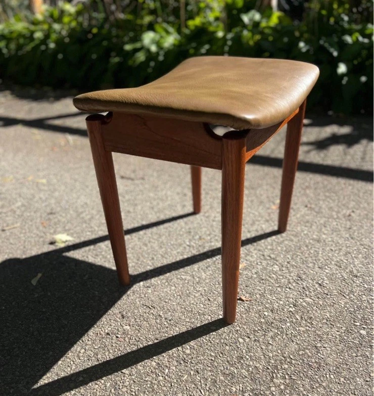 Banco taburete otomano sueco de teca moderno danés de colección Nils Jonnson restaurado Foto 3 de 4