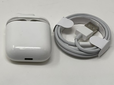 Apple Airpods 2 with Charging Case MV7N2BE/A Used