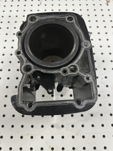 2000 Suzuki Marauder VZ 800 Front Cylinder Head Excellent Condition - Picture 3 of 9