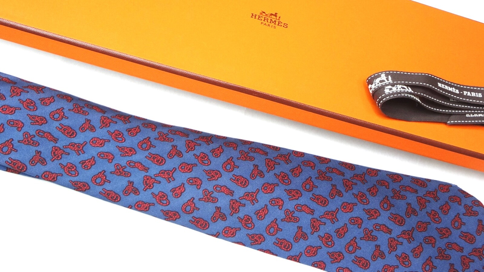 HERMES Tie  "Dark Night" Vintage . COLLECTIBLE + Box in GOOD Condition . 80s image 6