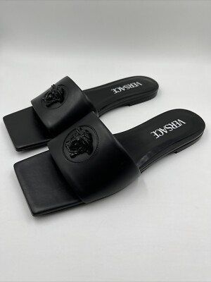 Versace Leather Slides
La Medusa Black VERSACE LA MEDUSA FLAT SANDALS BLACK main image 4