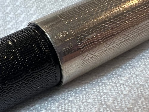 Omas Italy S2001 Rolling Ball Point Pen Guilloché Barrel W/ Sterling Silver Cap - 第 14/17 張圖片