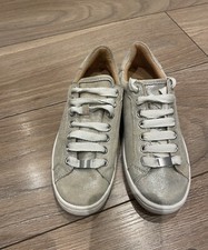UGG kids 100% Authentic shoes  for girls size 4.5