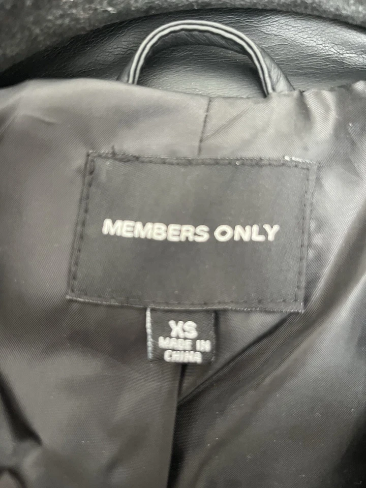 JAQUETA DE MOTOCICLISTA DE COURO SINTÉTICO SOMENTE MEMBROS - PRETA - Imagem 2 de 3