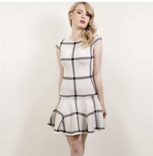 Alice+Olivia Selma Fitted Sophisticated Drop waist Knit Dress White Black S