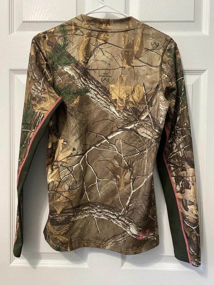 Women’s Under Armour Cold Gear Scent Control L/S Shirt SM Realtree  Semi-Fitted - Image 3 of 3