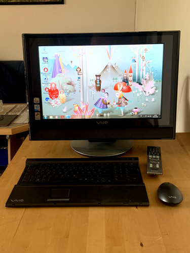 VINTAGE ! MEDIACENTER PC SONY VAIO VGC-V2M / PCV-E11M / WINDOWS 7 PRO