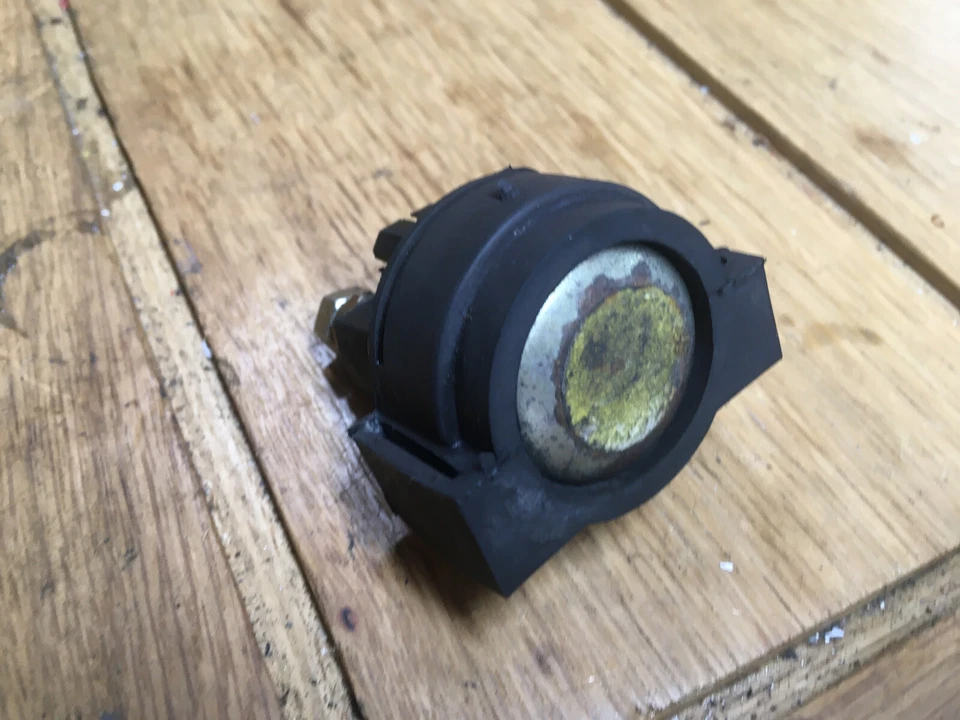 Ducati ST2 ST4 S4 748 916 996 starter motor solonoid relay with holder rubber — 第 3/3 张图片