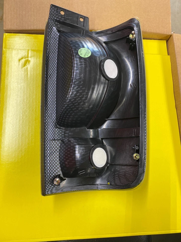 Lámparas traseras de carbono para Ford Expedition 1997-2000 CWT-501ECF en desgaste profesional para auto Foto 4 de 4