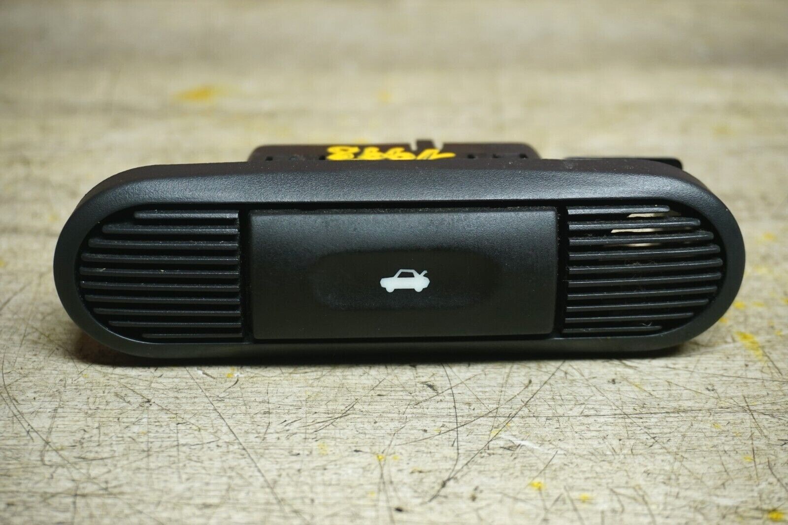 19982003 JAGUAR XJ8 VANDEN PLAS LEFT DASH OPEN RELEASE TRUNK BUTTON